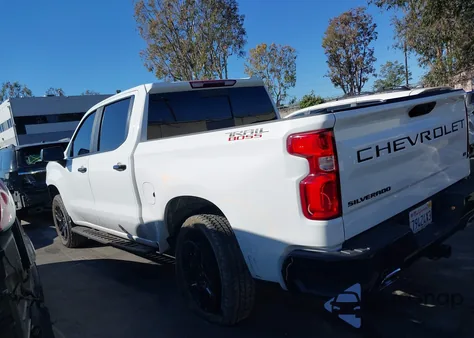 2023 Chevrolet Silverado 1500 4Wd Short Bed Lt Trail Boss z USA, uszkodzony, nr VIN 3GCUDFEDXPG331436